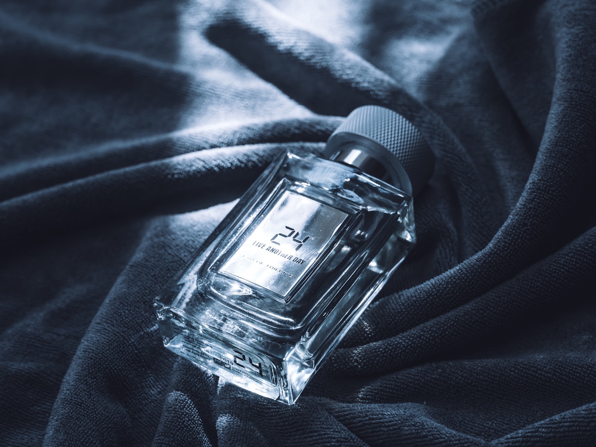 Site web VEILLÉE Parfums — écran d'accueil